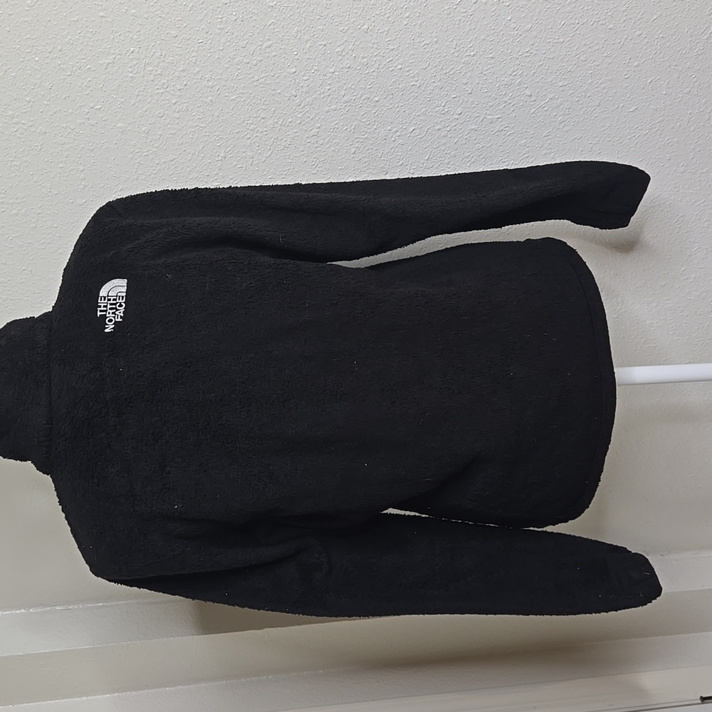 The North Face Women's Black Fleece Jacket. #123 - Picture 3 of 5